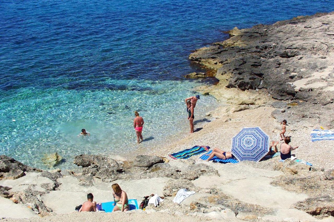 Apartments With A Parking Space Ivan Dolac, Hvar - 8797 المظهر الخارجي الصورة